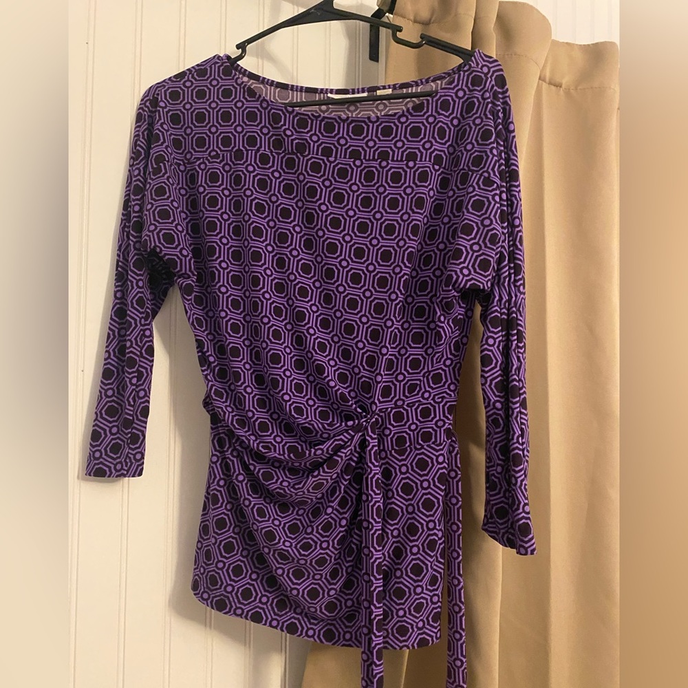 New York and Company women’s tie shirt. Purple design. Size small